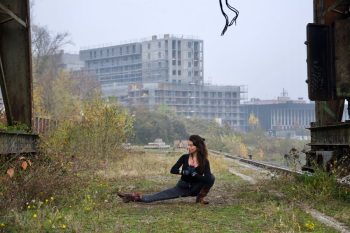 postures de yoga – pratique Yin Nidrâ, Hatha, Vinyasa, Danse du dragon pour conscience corporelle